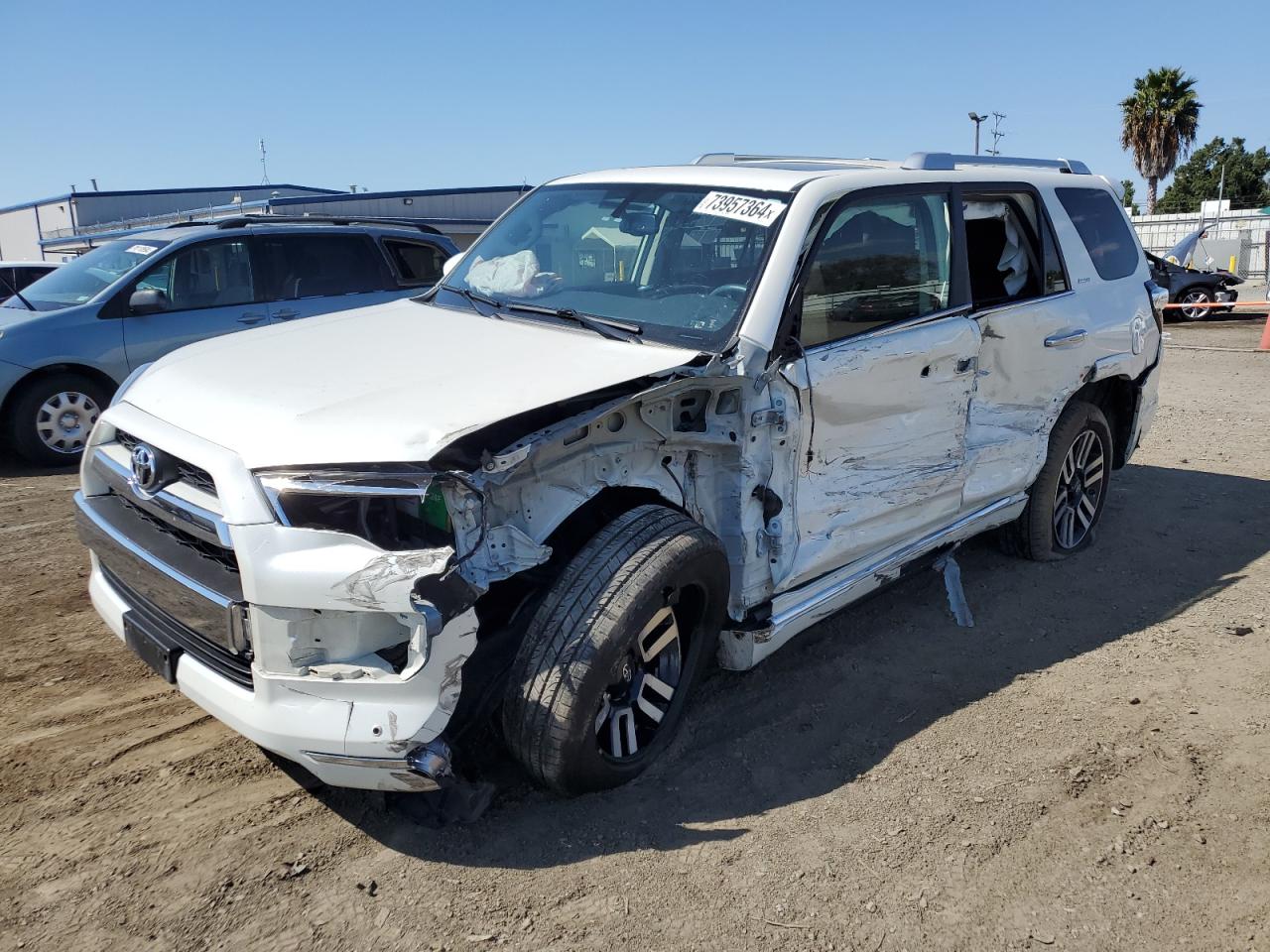 VIN JTEBU5JR7K5686482 2019 TOYOTA 4RUNNER no.1