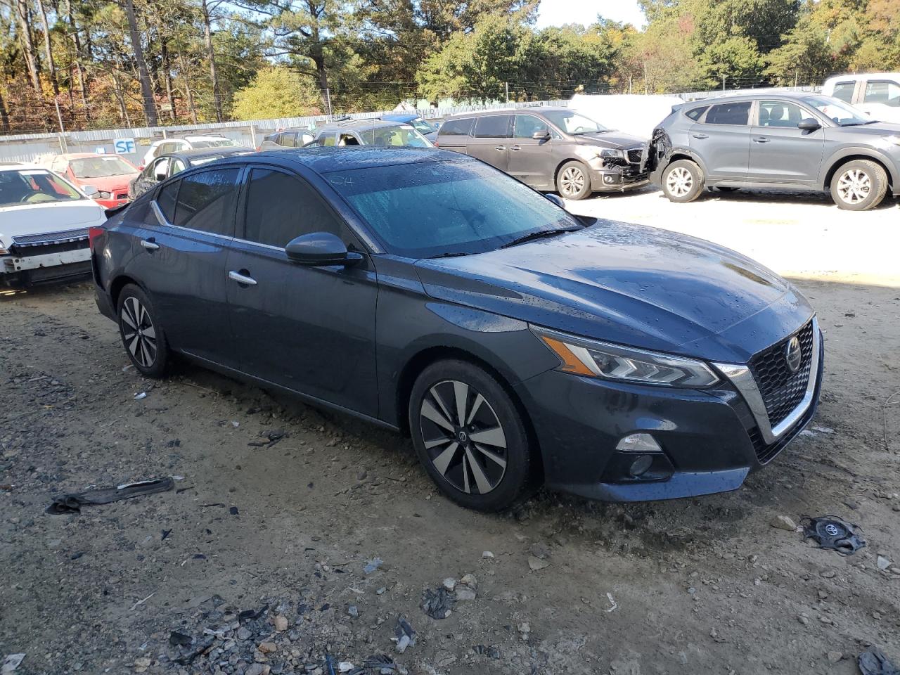 2019 Nissan Altima - Image 4