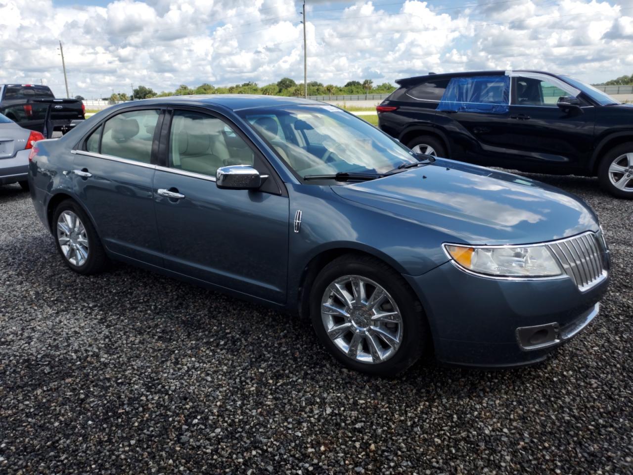 2011 Lincoln MKZ - Image 4