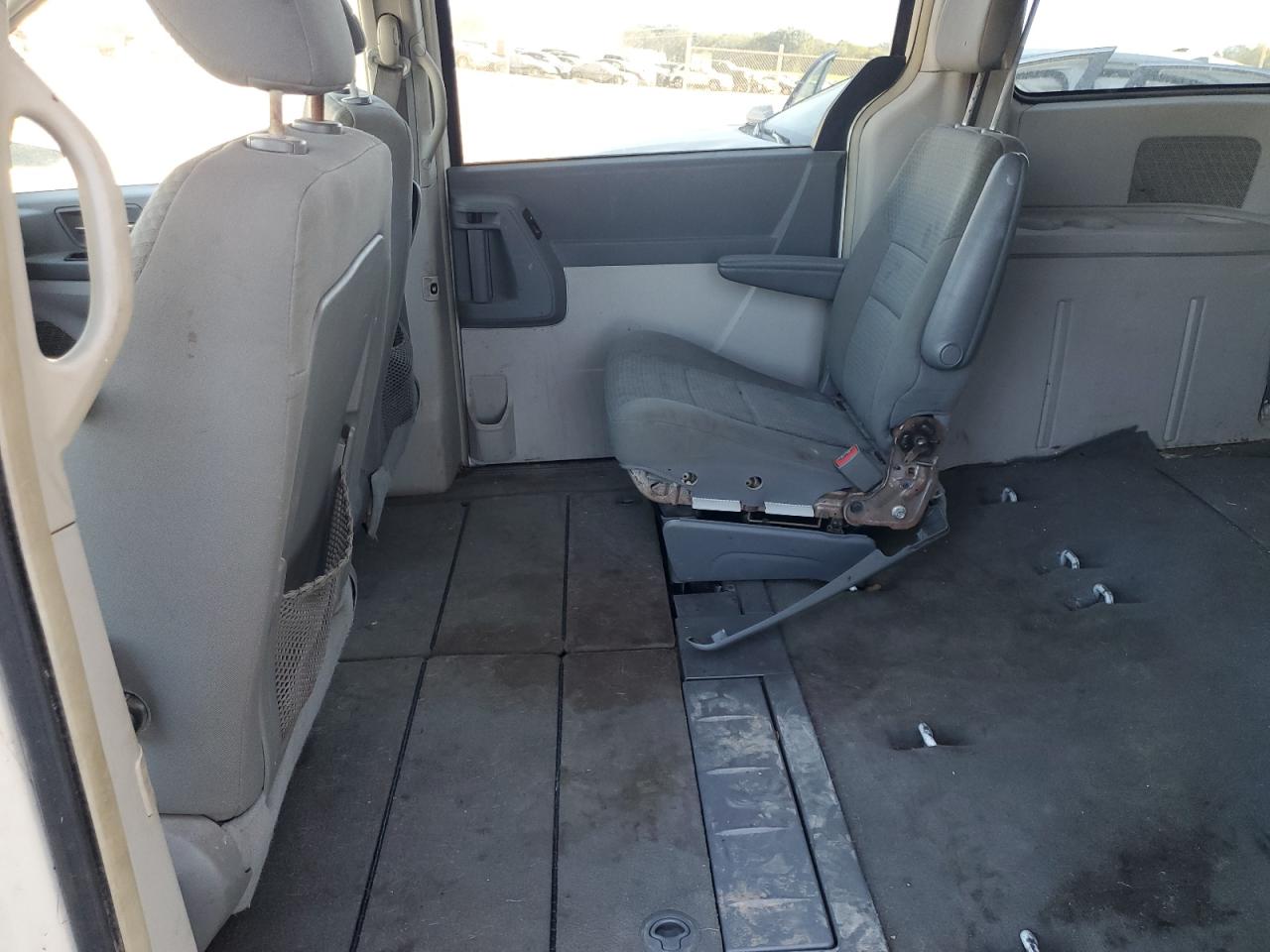 2009 Chrysler Town & Country Lx VIN: 2A8HR44E79R626257 Lot: 76979374