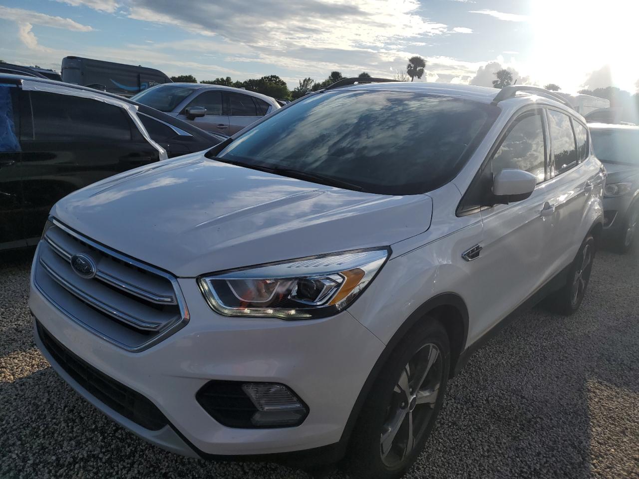 1FMCU9HD6JUA94520 2018 FORD ESCAPE - Image 1