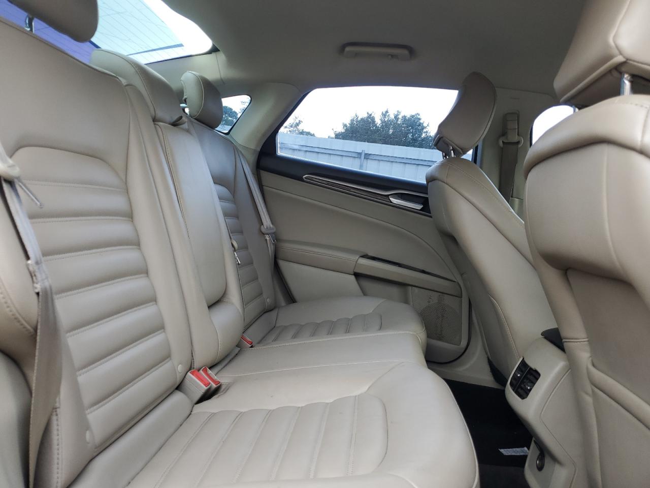 2020 Ford Fusion - Image 10