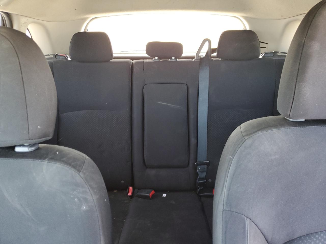 2014 Mitsubishi Outlander - Image 10