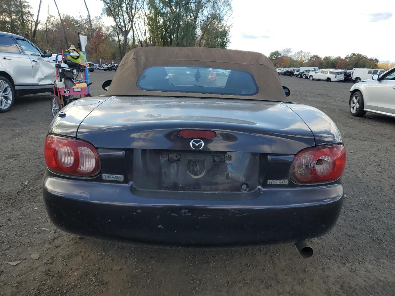 2004 Mazda Mx-5 Miata Base VIN: JM1NB353640403605 Lot: 76300484