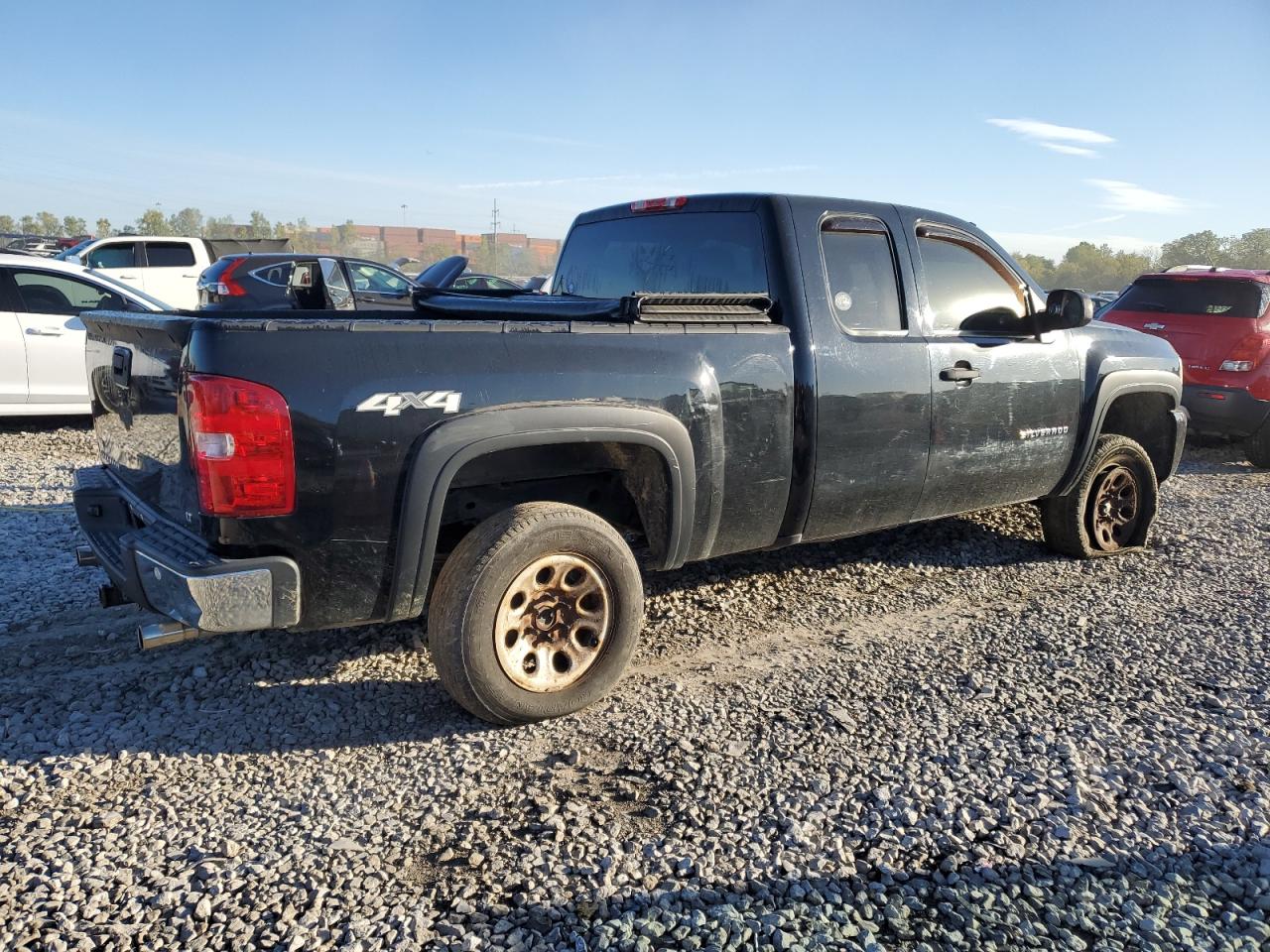 2011 Chevrolet Silverado - Image 3