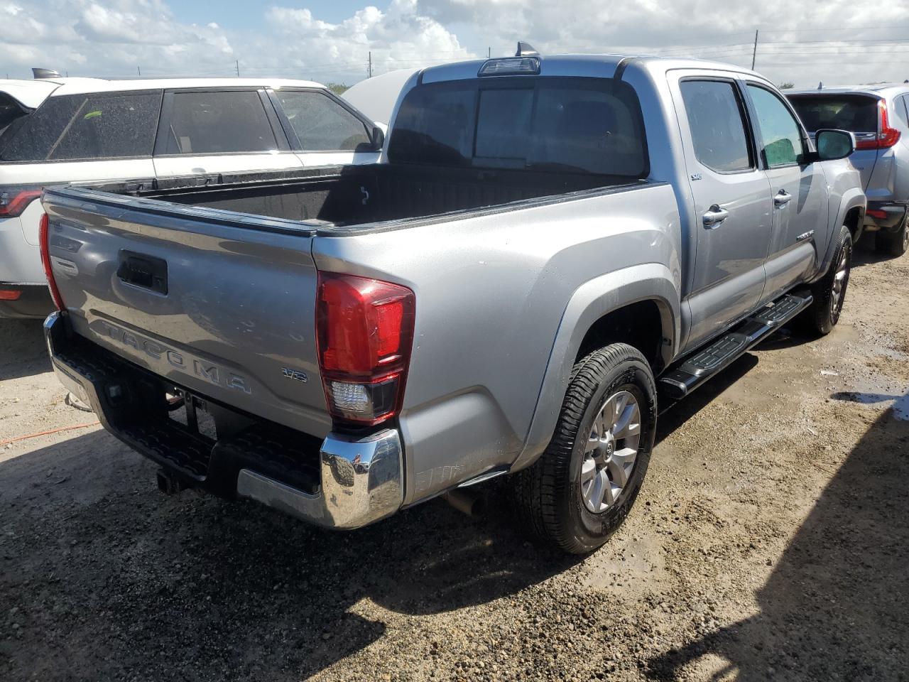 VIN 5TFAZ5CN1JX065656 2018 TOYOTA TACOMA no.3