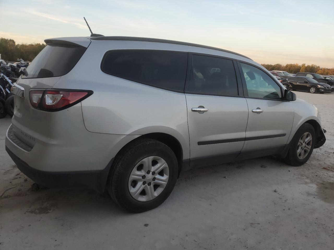 2016 Chevrolet Traverse - Image 3