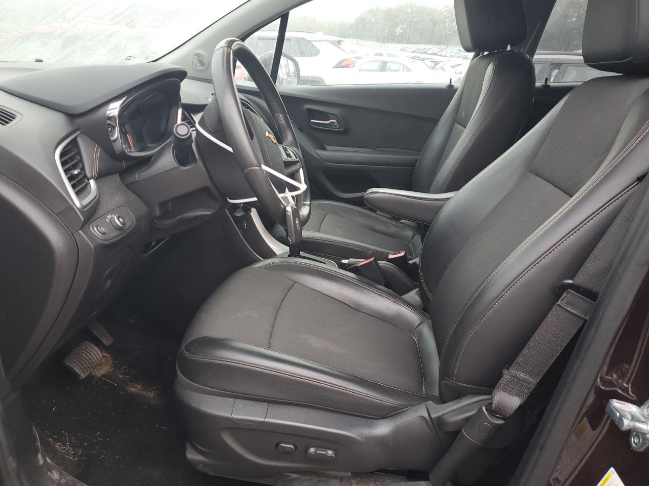 2022 Chevrolet Trax - Image 7