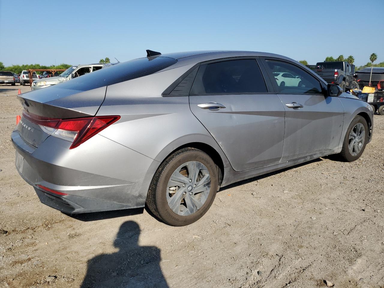 2023 Hyundai Elantra - Image 3