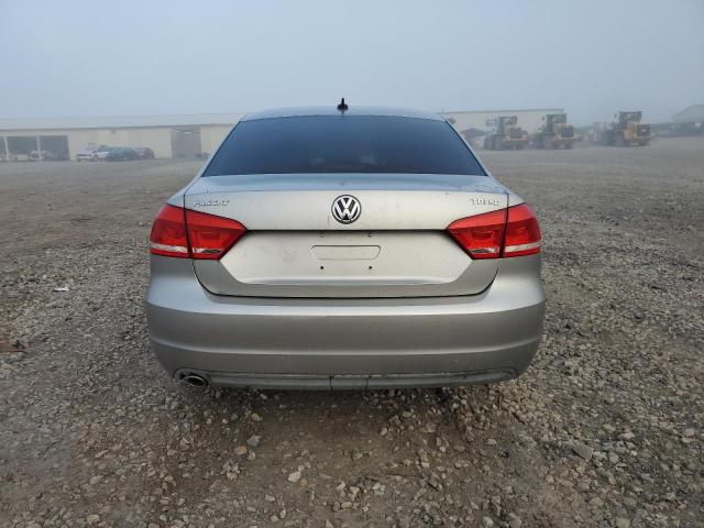 Седани VOLKSWAGEN PASSAT 2013 Сріблястий