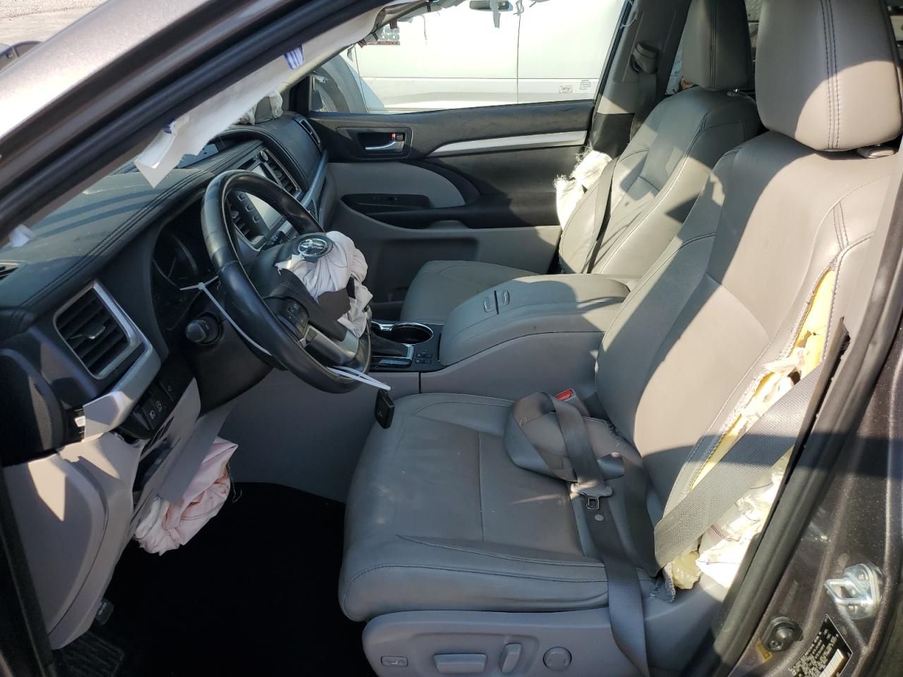 2017 Toyota Highlander - Image 7