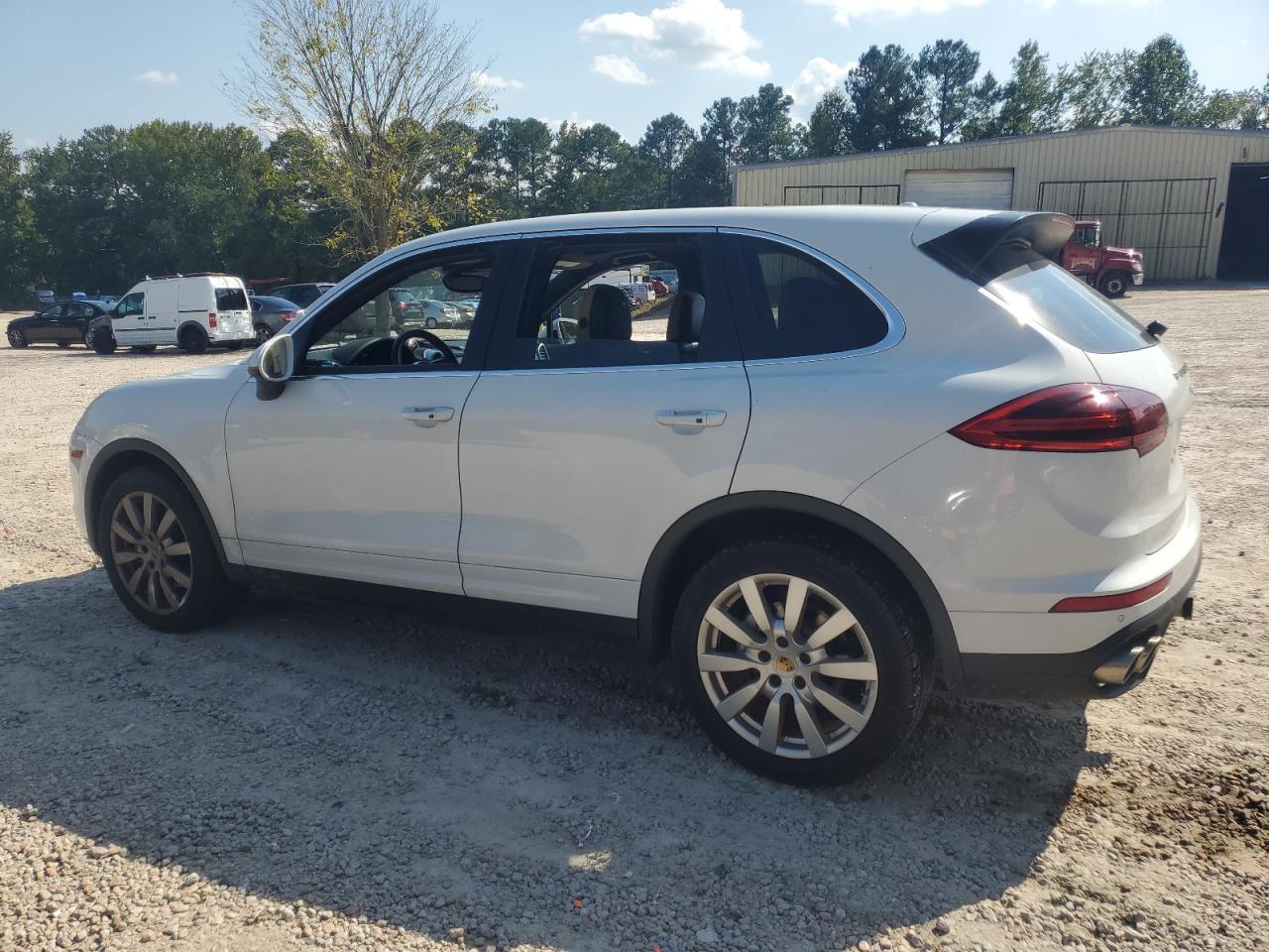 2016 Porsche Cayenne - Image 2