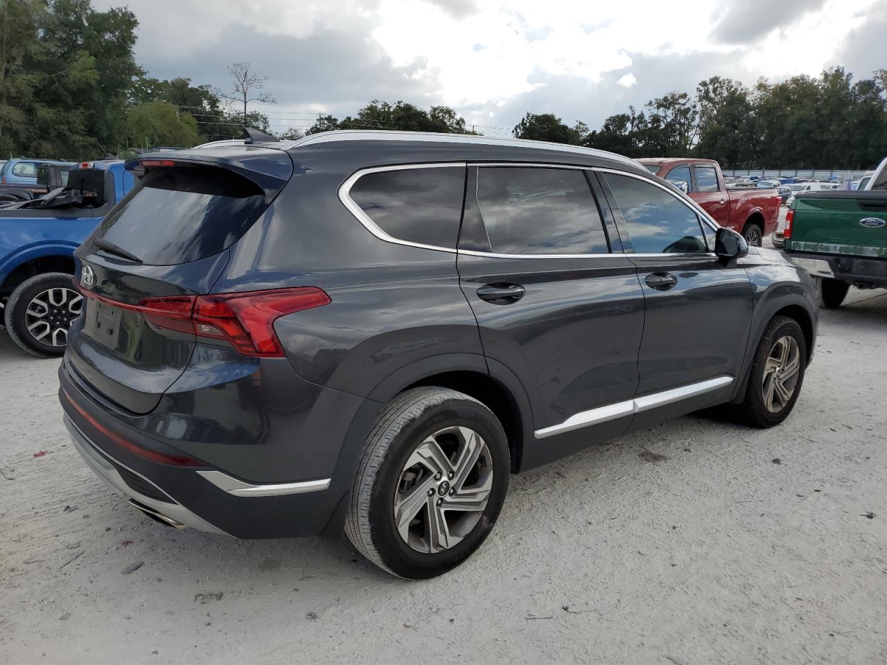 2022 Hyundai Santa Fe - Image 3