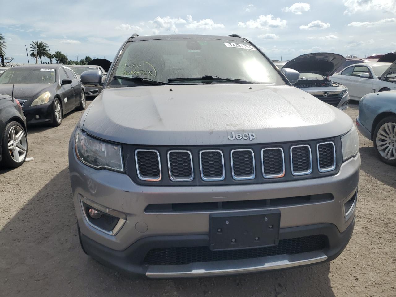 VIN 3C4NJDCB4JT373828 2018 JEEP COMPASS no.5