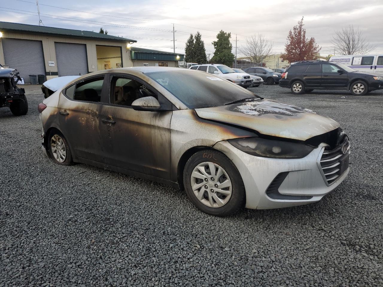 2017 Hyundai Elantra - Image 4