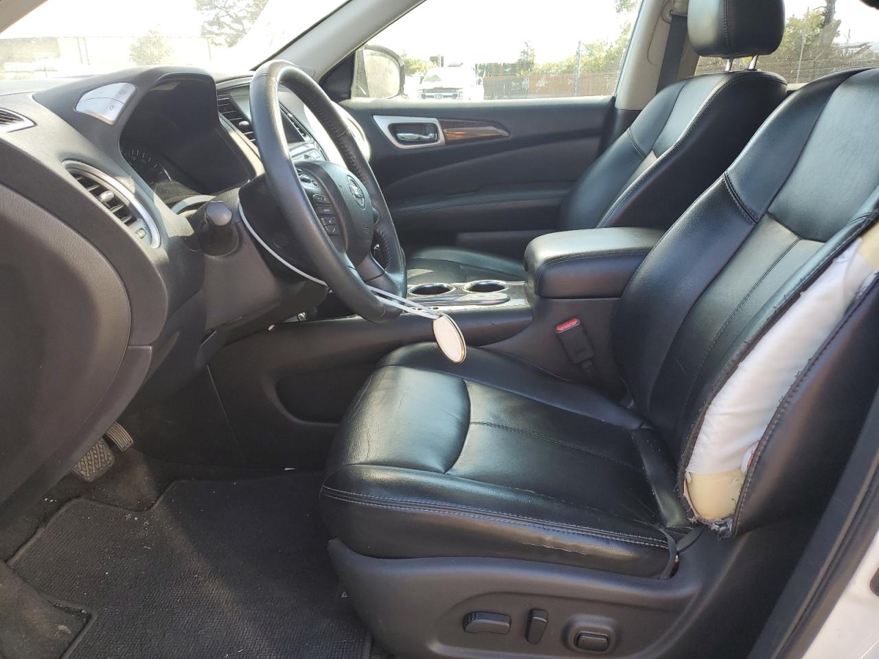 2015 Nissan Pathfinder - Image 7