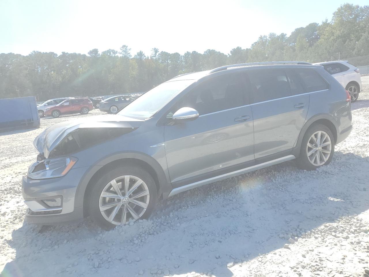 2017 Volkswagen Golf - Image 1