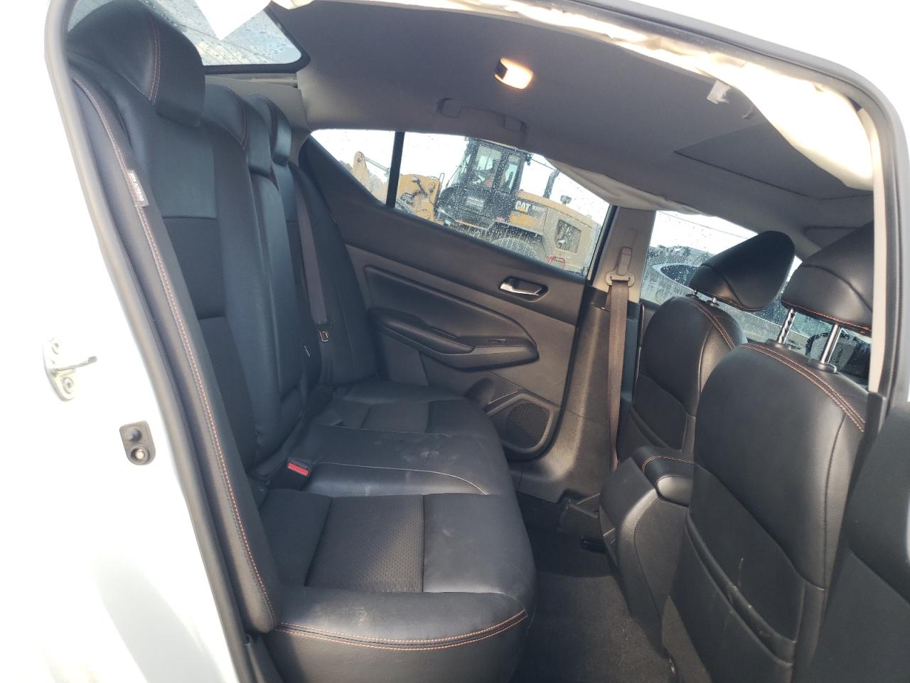 2021 Nissan Altima - Image 10