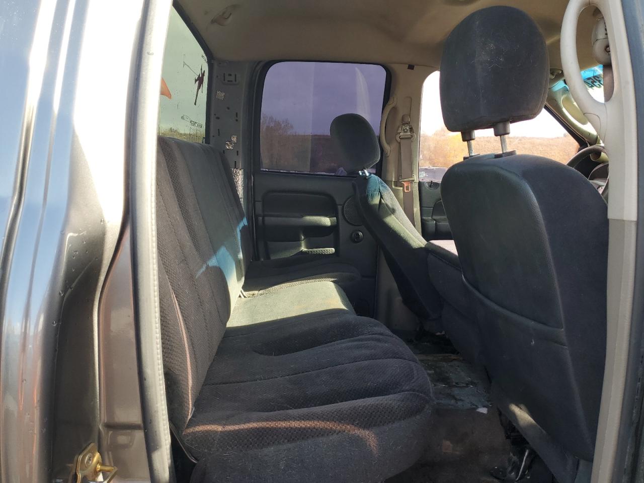 2005 Dodge RAM - Image 10