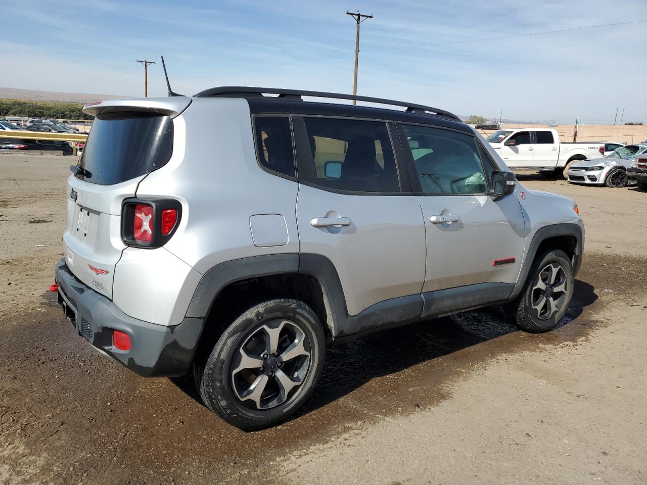 VIN ZACNJDC16MPM21605 2021 JEEP RENEGADE no.3