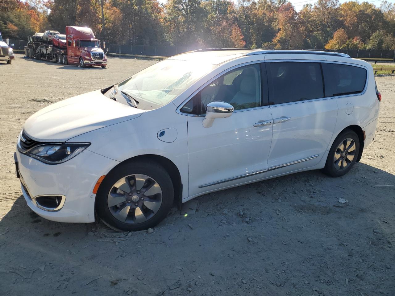 2019 Chrysler Pacifica - Image 1