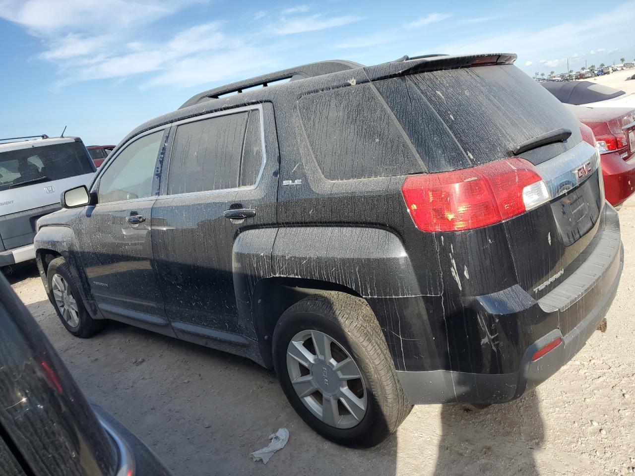 2010 GMC Terrain - Image 2