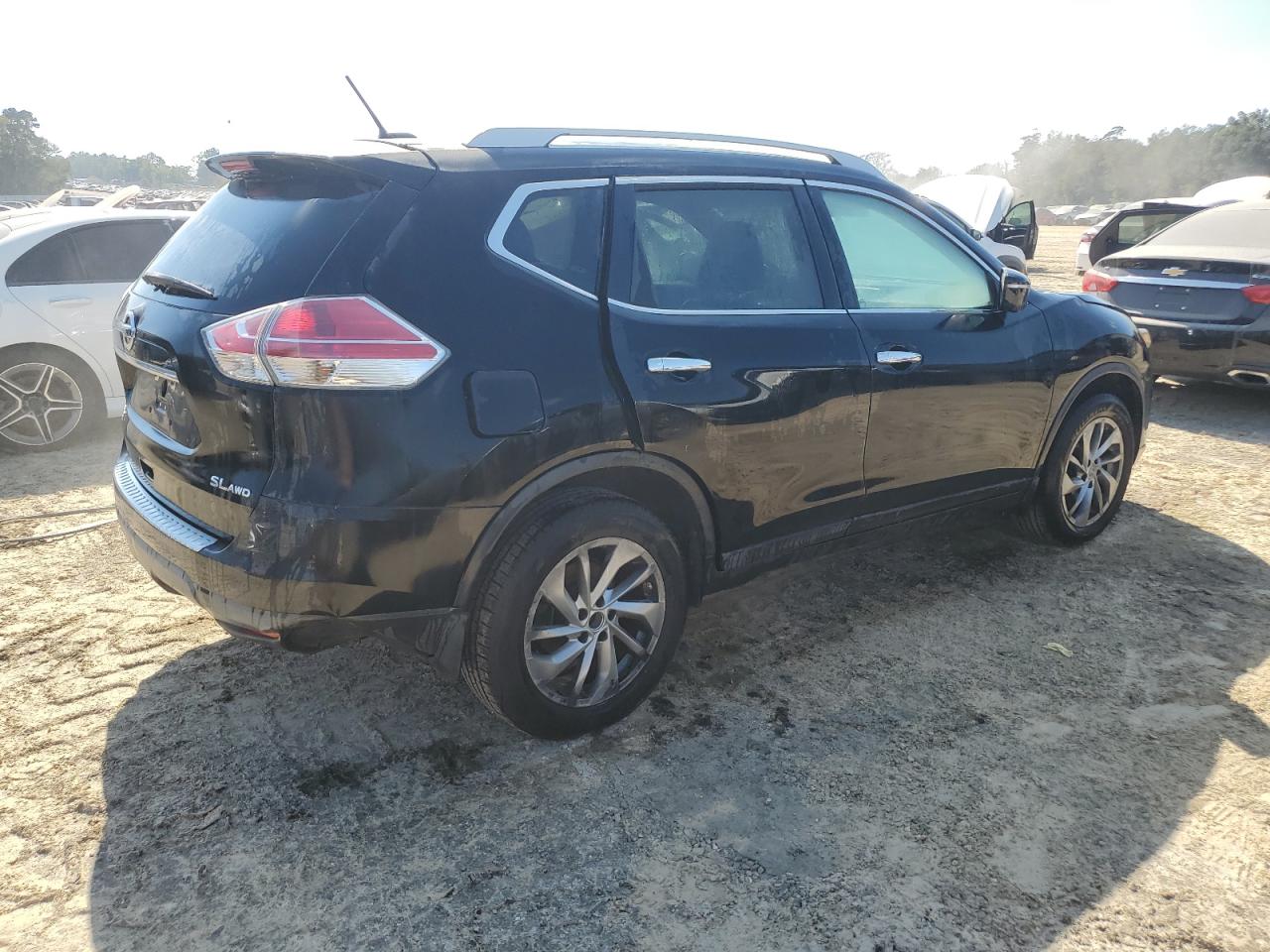 2015 Nissan Rogue - Image 3