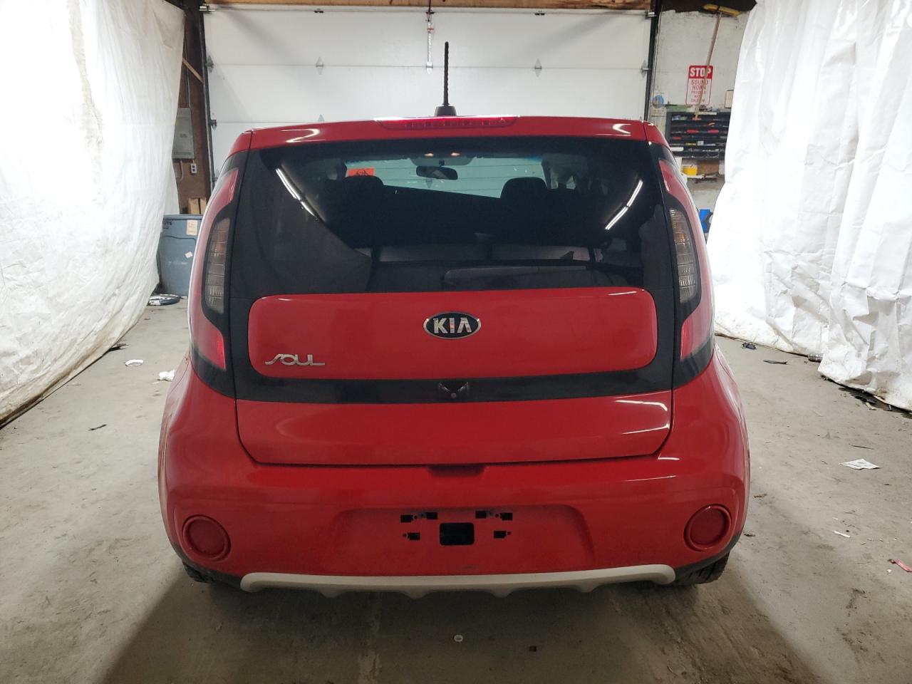 2017 Kia Soul + VIN: KNDJP3A5XH7441942 Lot: 76006324