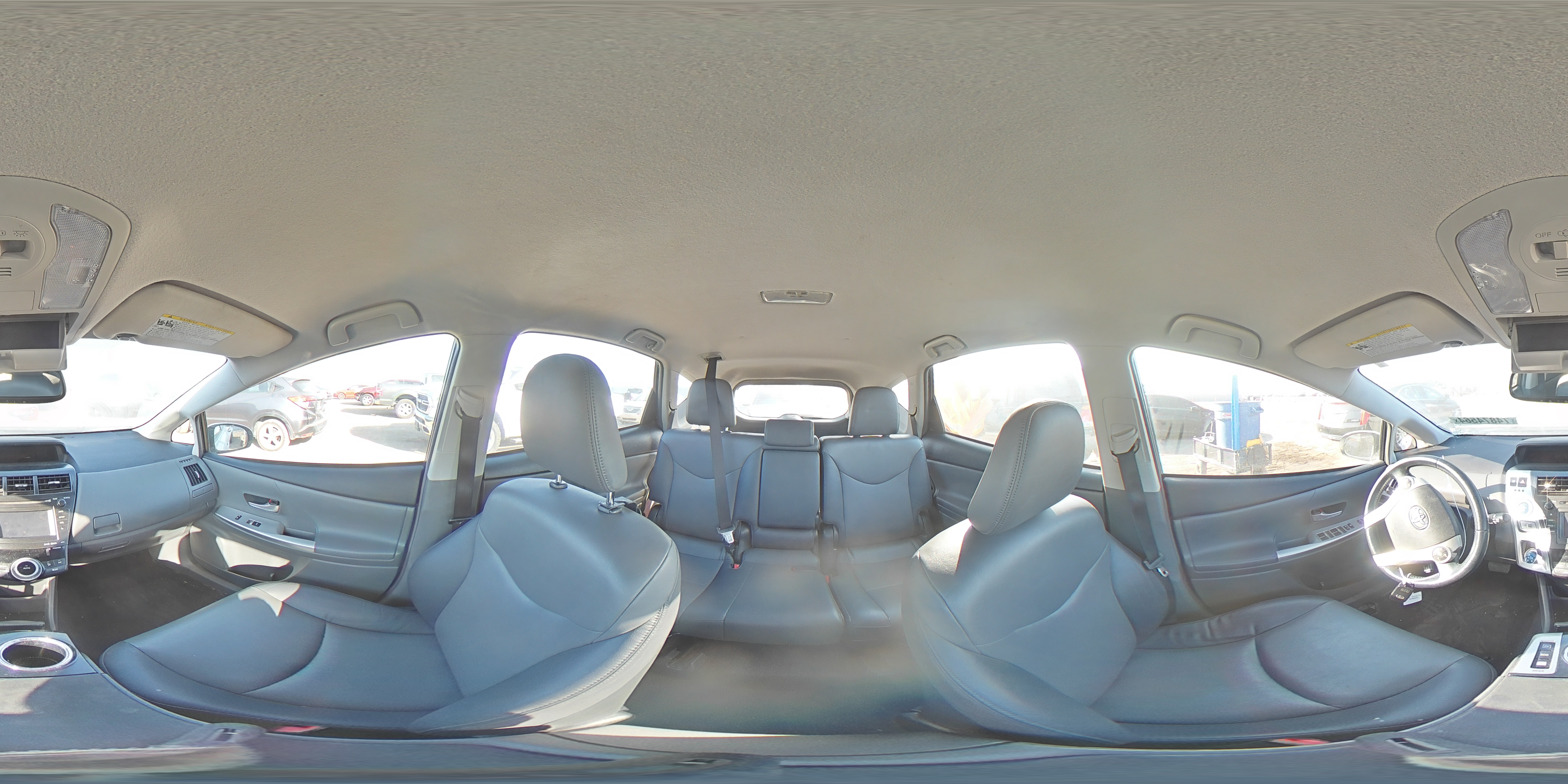 2013 Toyota Prius - Image 13