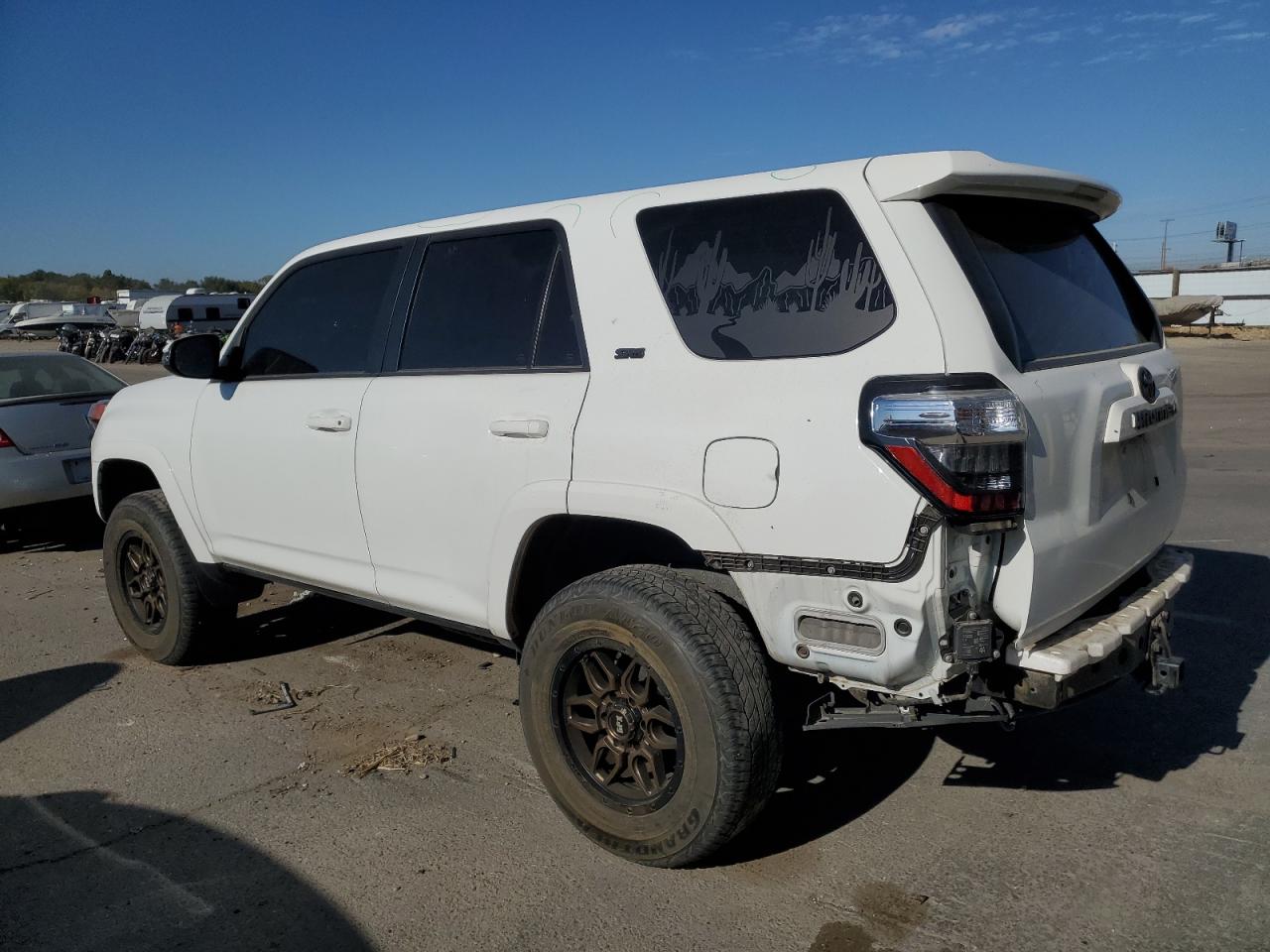 VIN JTENU5JR3N6013135 2022 TOYOTA 4RUNNER no.2