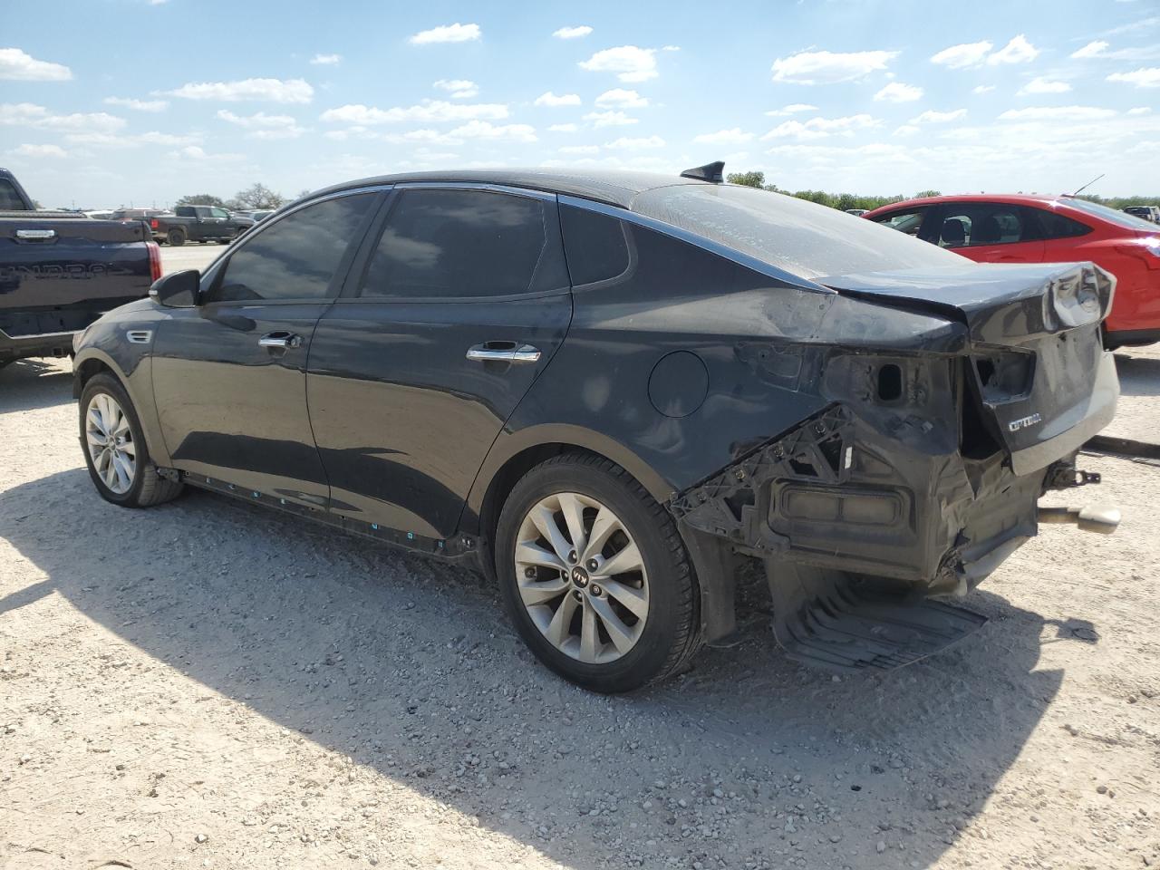 VIN 5XXGT4L3XJG269447 2018 KIA OPTIMA no.2