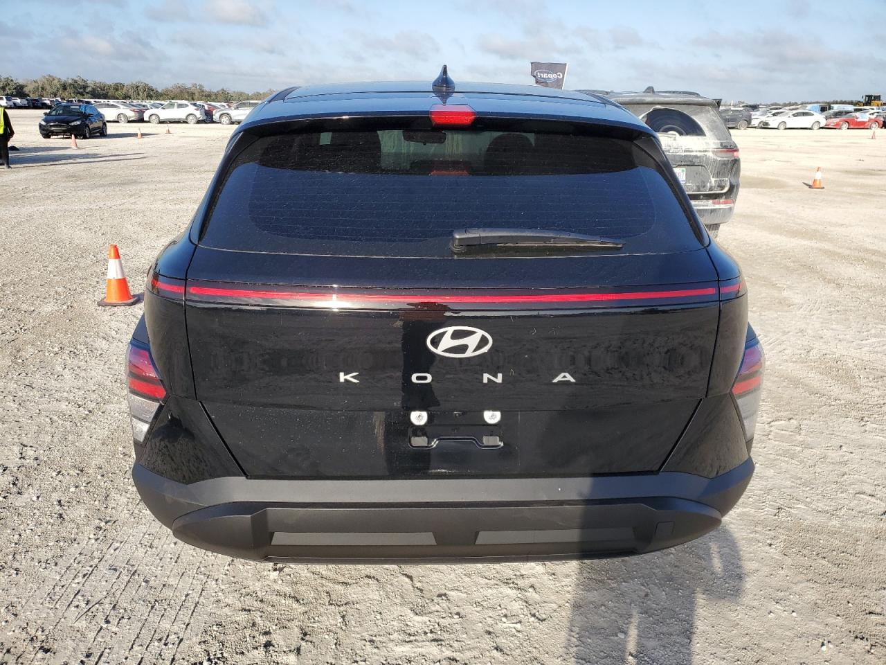 KM8HA3AB1SU196717 2025 Hyundai Kona Se