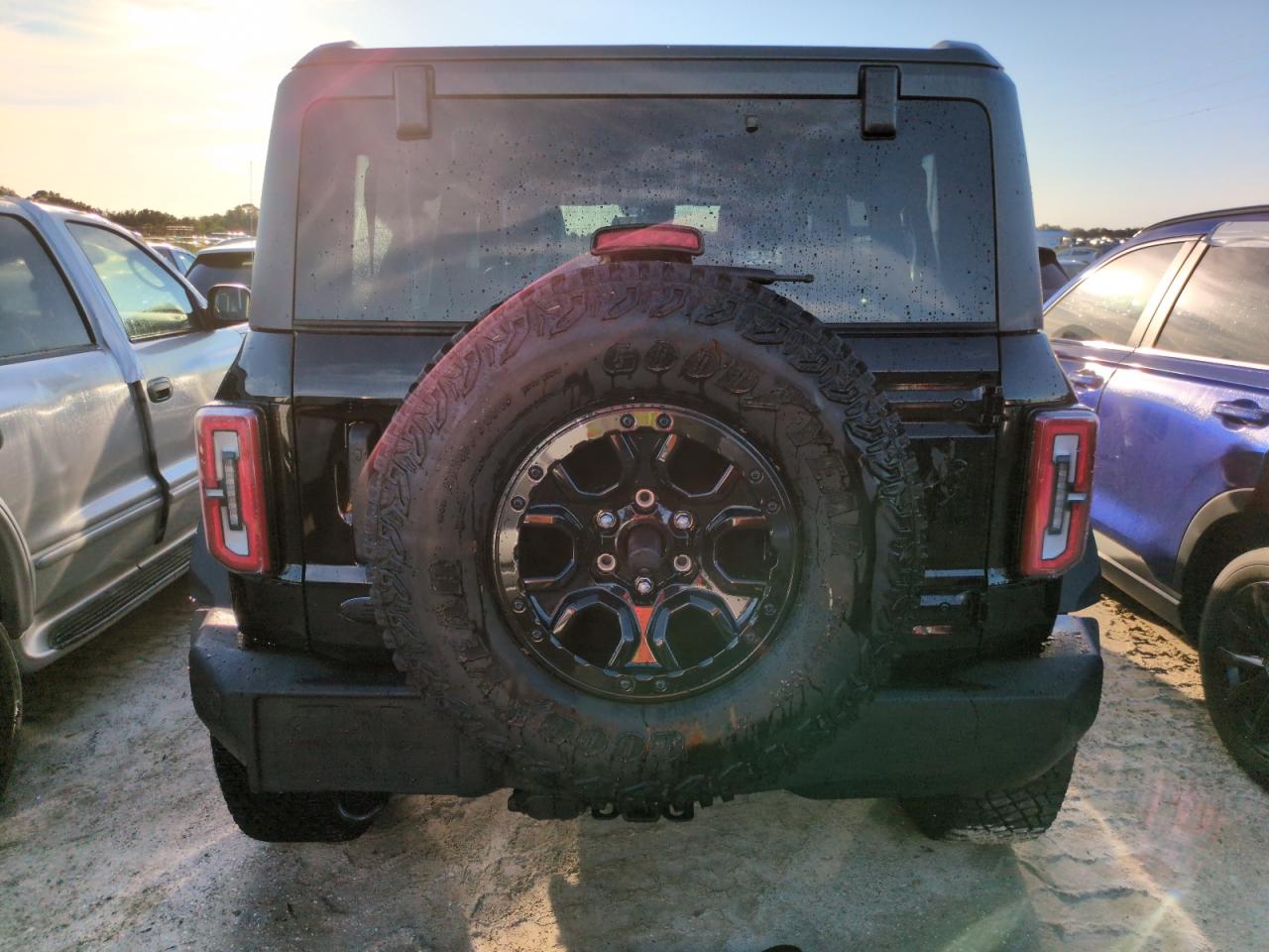 2023 Ford Bronco Base VIN: 1FMEE5DP3PLA84105 Lot: 74380334