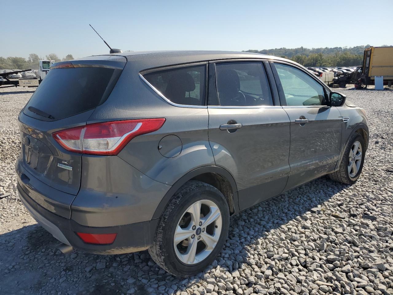 VIN 1FMCU0GX4EUC91358 2014 FORD ESCAPE no.3