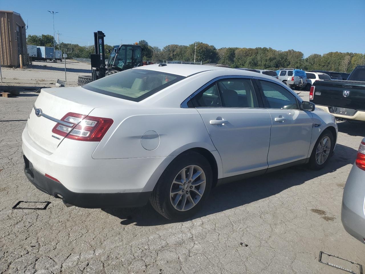 2013 Ford Taurus - Image 3