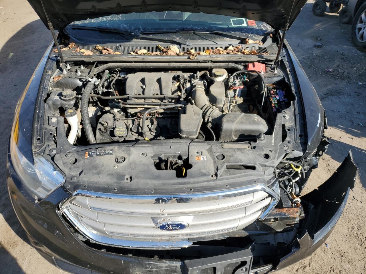 2015 Ford Taurus - Image 11