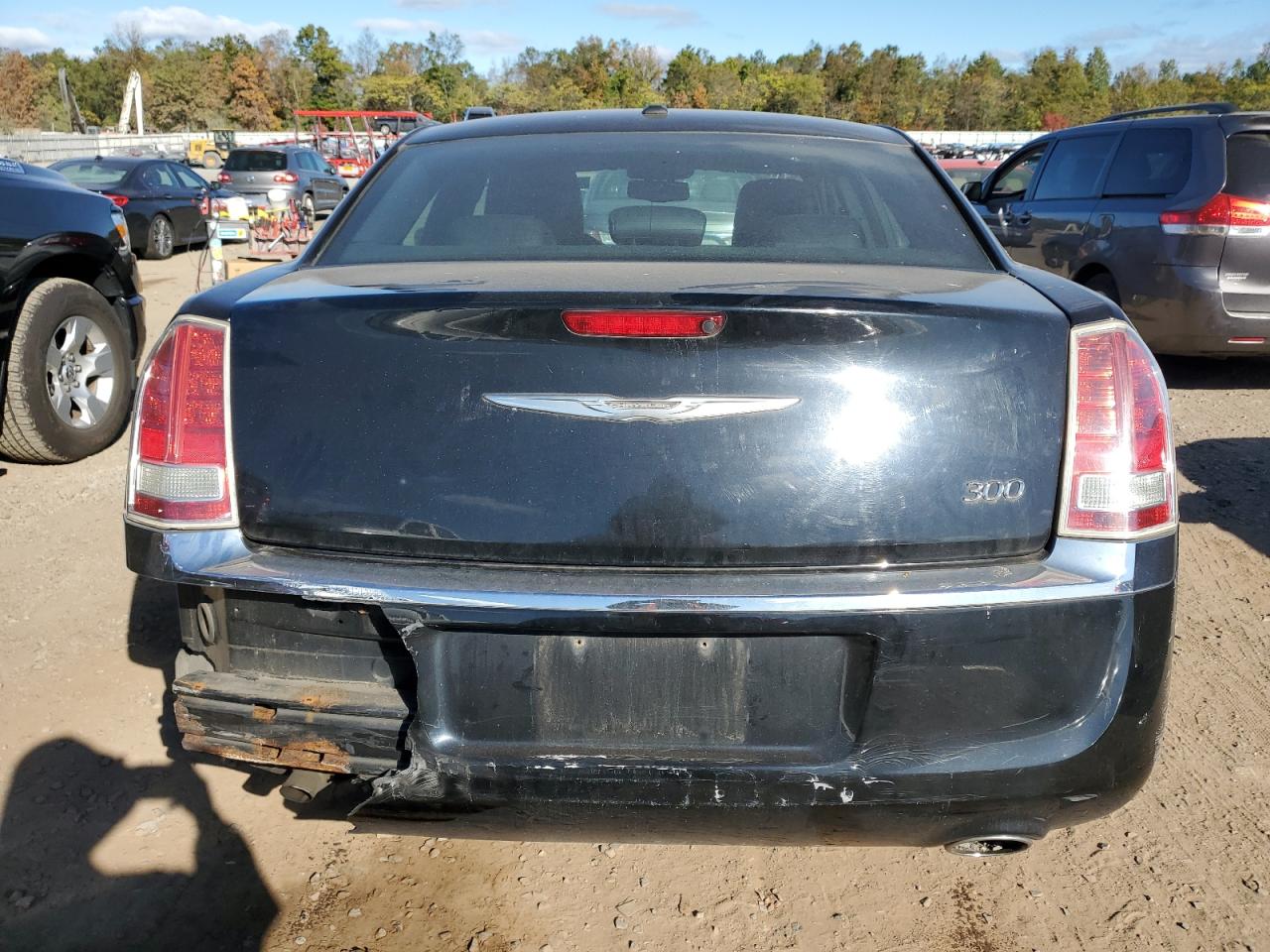2013 Chrysler 300 - Image 6