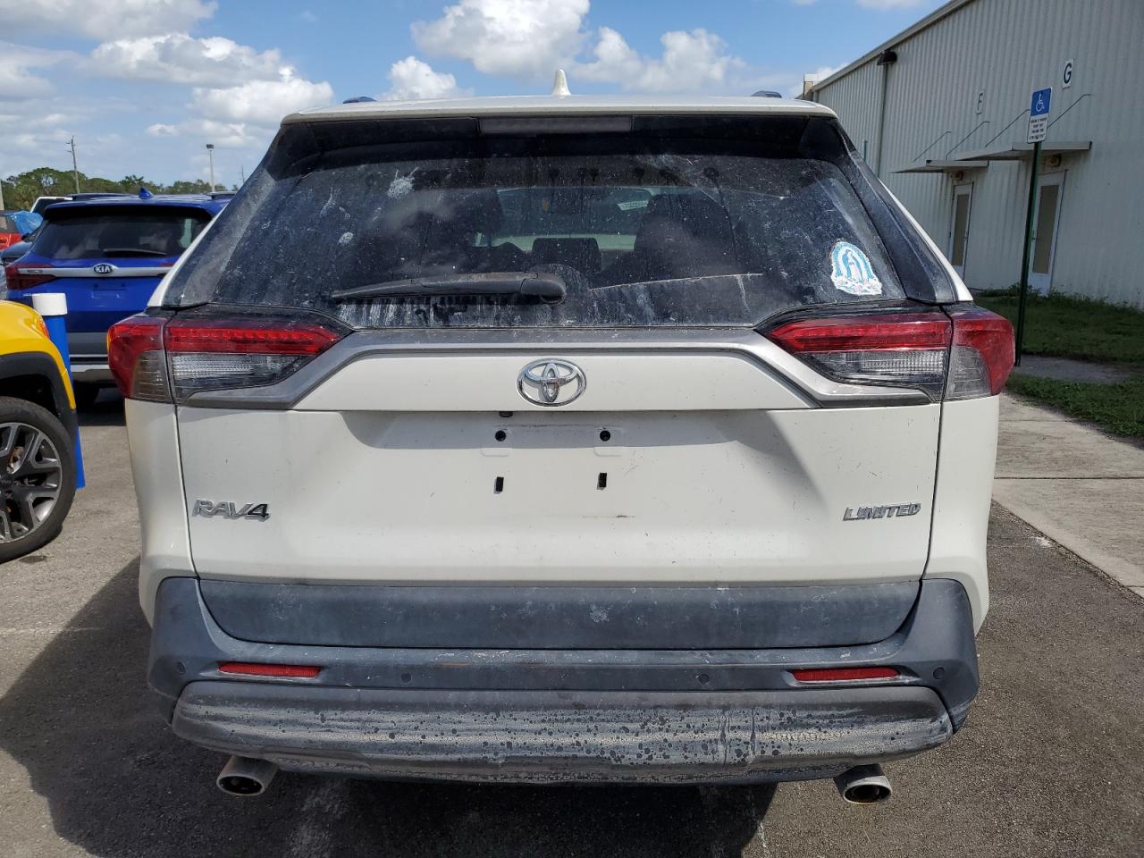 2T3Y1RFV5KW013574 2019 Toyota Rav4 Limited