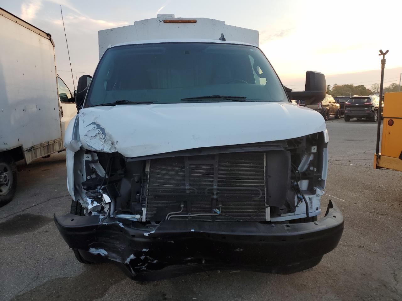 VIN 1GB0GRFGXK1149330 2019 CHEVROLET EXPRESS no.5