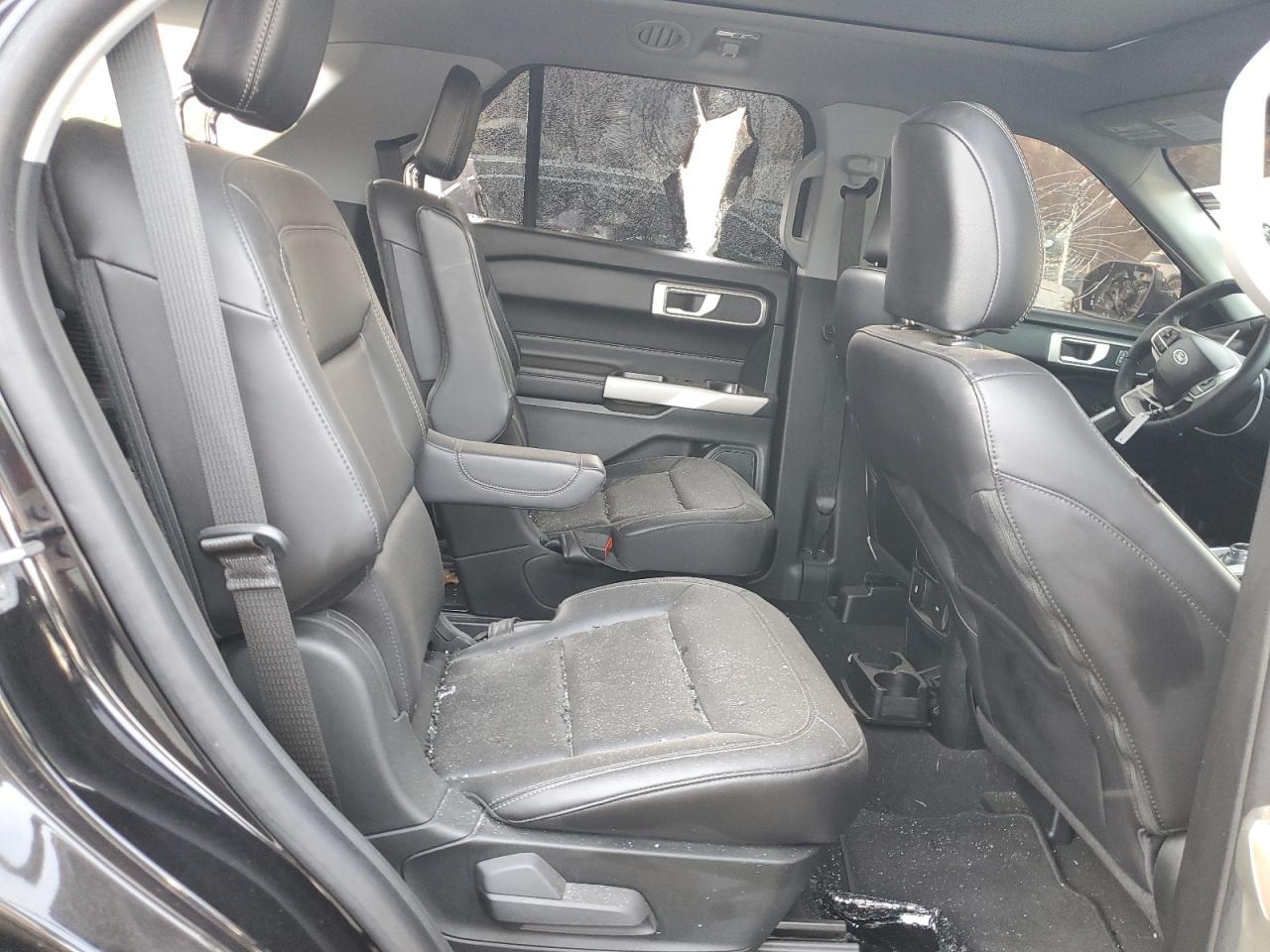 2023 Ford Explorer - Image 11