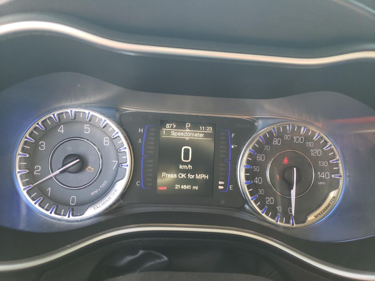 2015 Chrysler 200 - Image 9