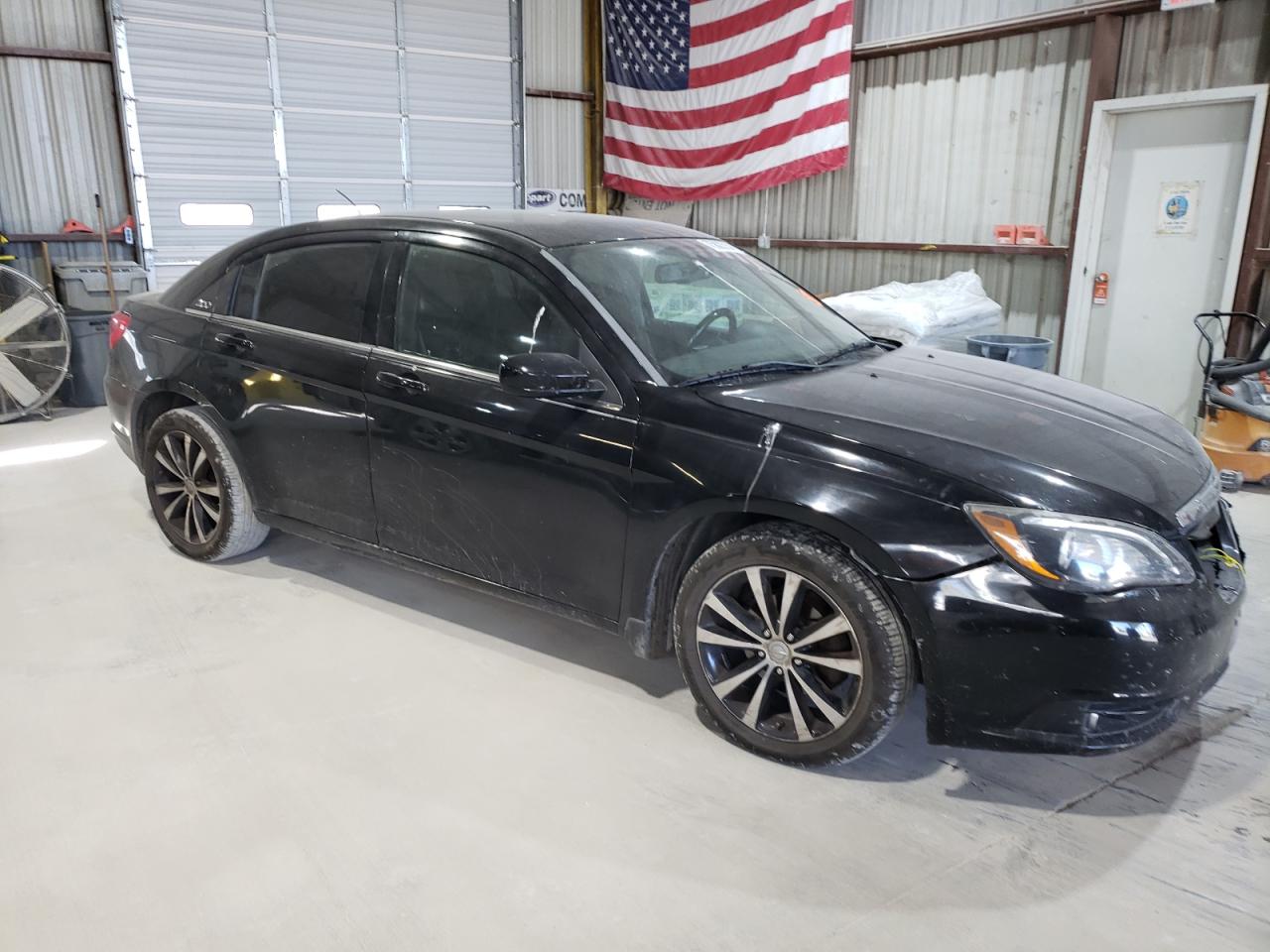 2011 Chrysler 200 - Image 4