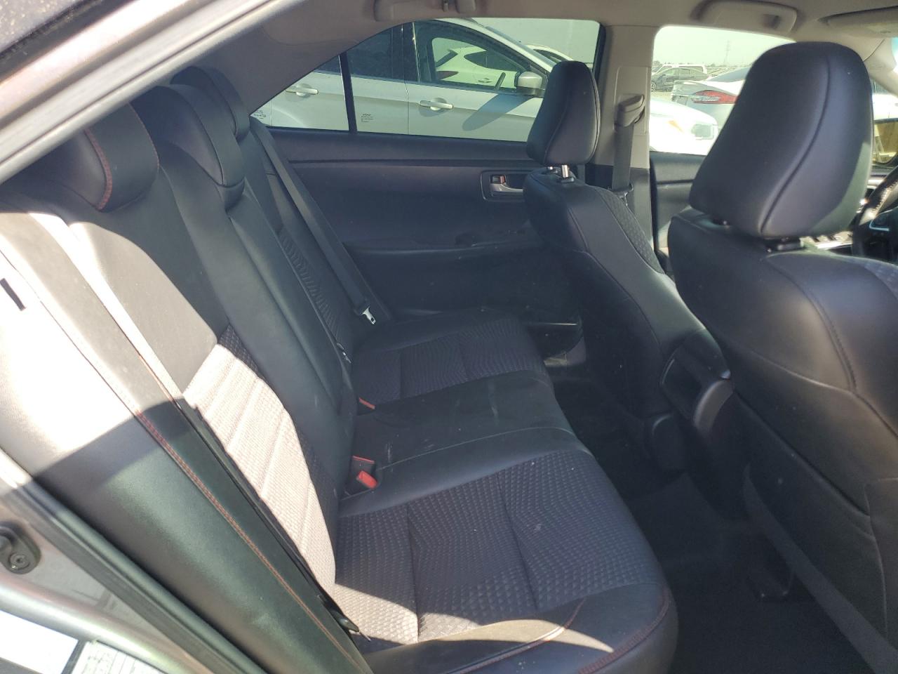 2015 Toyota Camry - Image 10