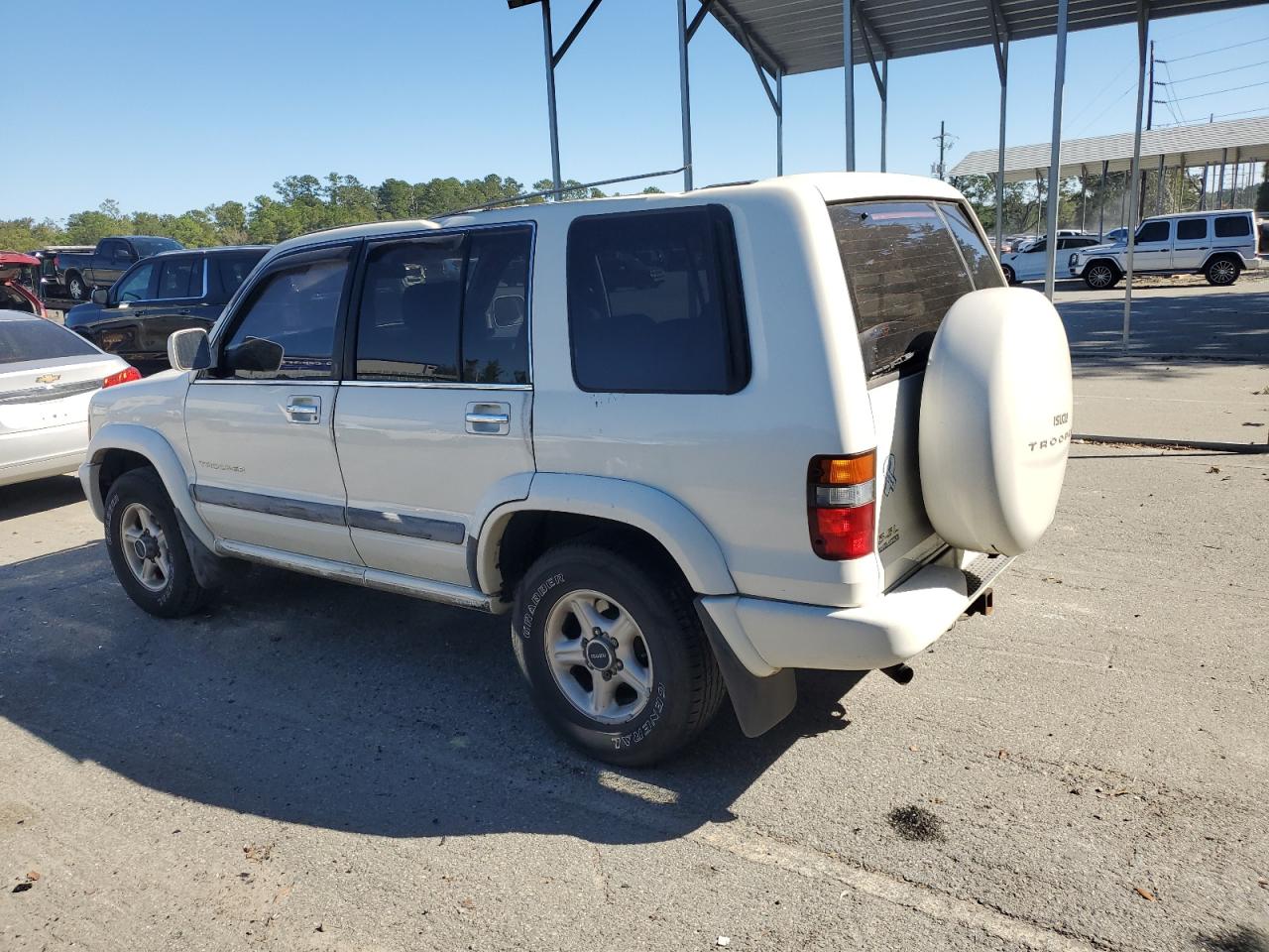 1999 Isuzu Trooper - Image 2