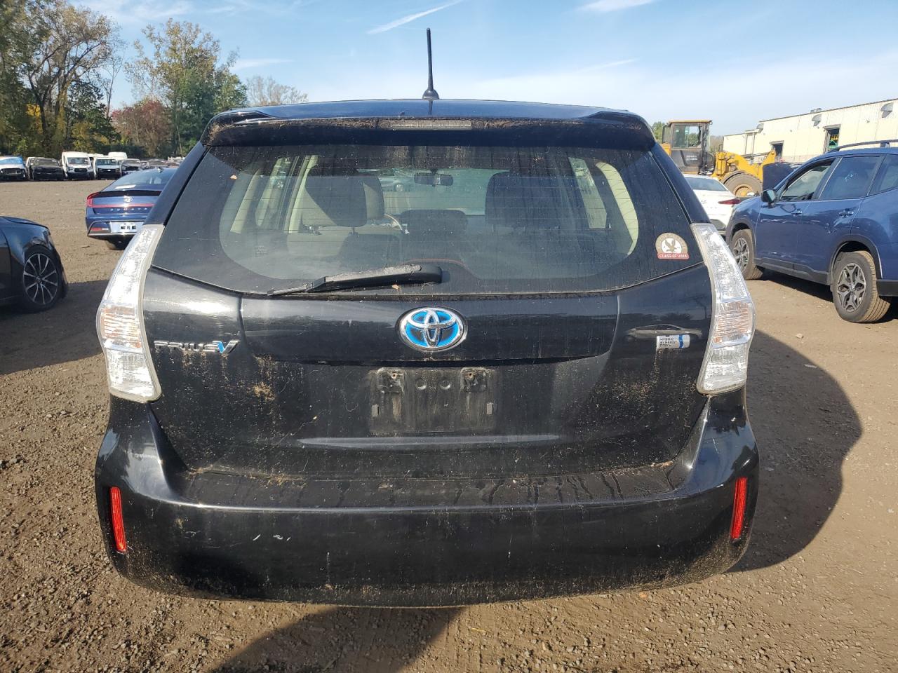 JTDZN3EU1EJ008826 2014 Toyota Prius V