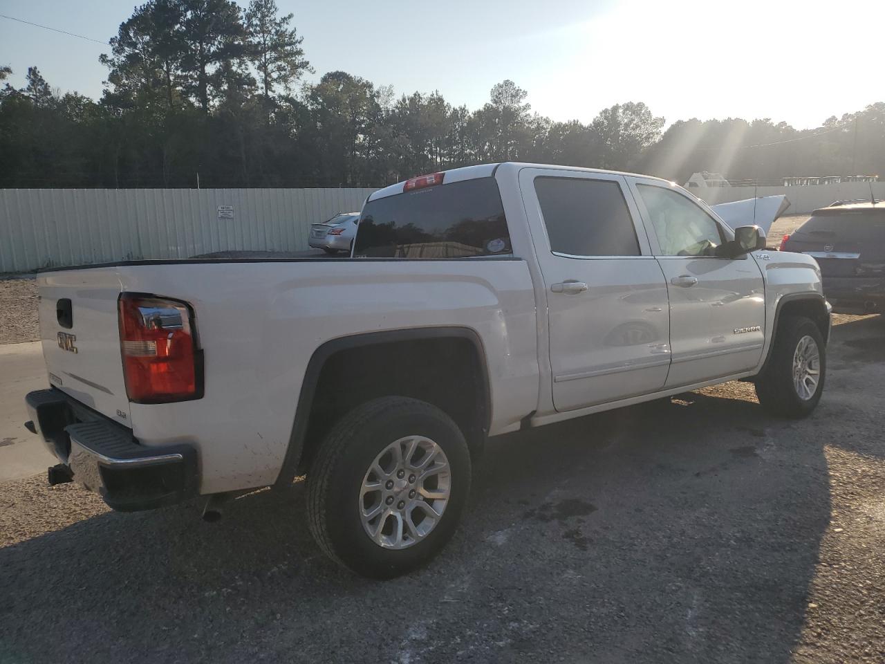 2018 GMC Sierra - Image 3
