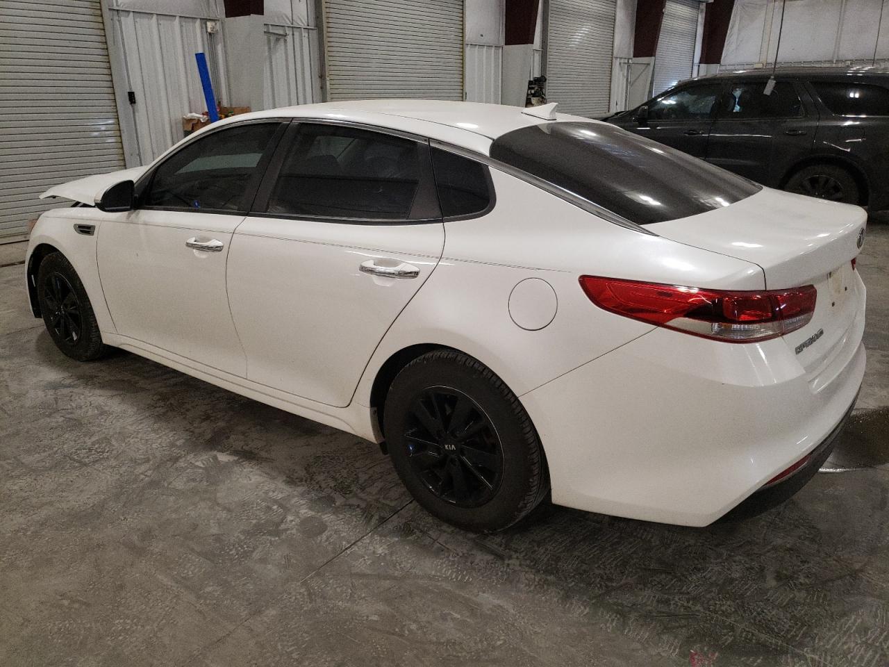 KNAGT4L3XG5073518 2016 KIA OPTIMA - Image 2