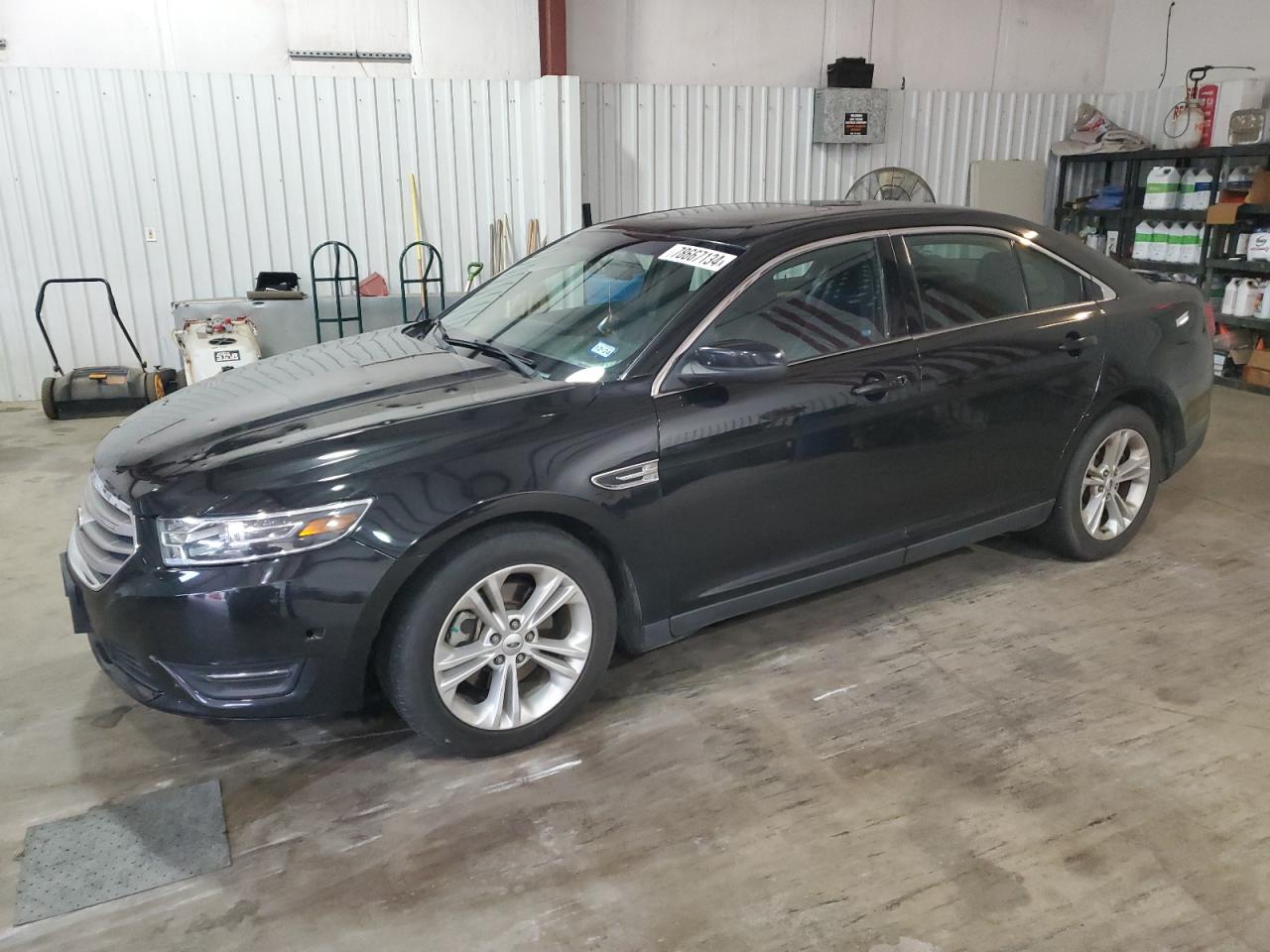 VIN 1FAHP2E84FG189945 2015 FORD TAURUS no.1