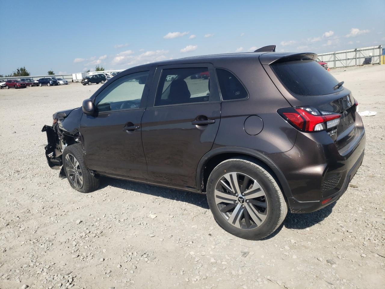 2021 Mitsubishi Outlander - Image 2