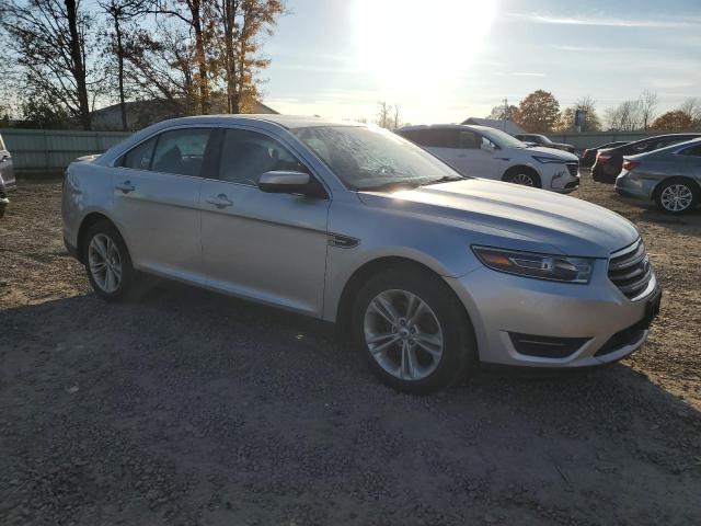  FORD TAURUS 2017 Silver